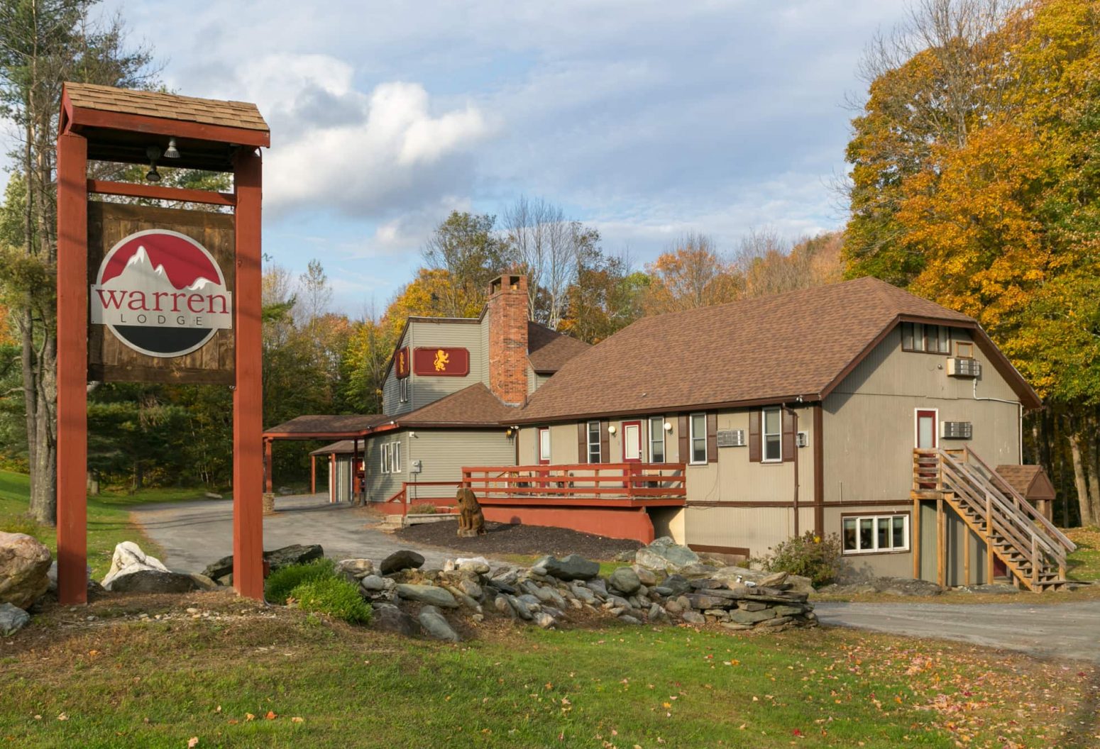 exterior of Warren Lodge in Mad River Vermont